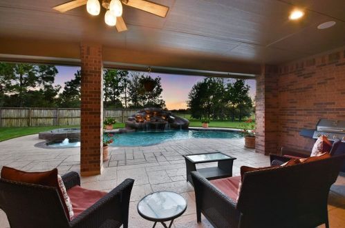 5922 Settlers Creek Ct, Fulshear TX 77441-2044 exterior