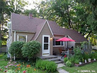 29 Riverview Dr, Rochester, NY 14623-4842