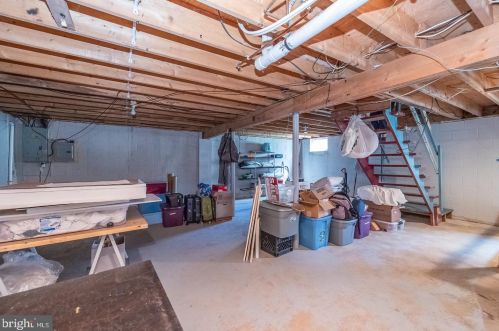 2416 Evergreen Ln, Pottstown PA 19465-8884 exterior