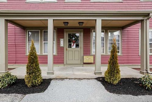 146 Grove St, Providence, RI 02909-1828