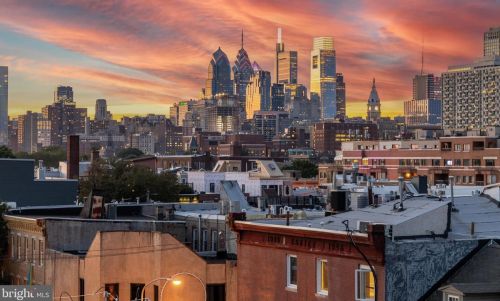 124 Bainbridge St, Philadelphia PA 19147-1866 exterior