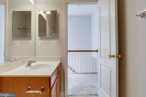 7541 Great Swan Ct, Alexandria VA 22306-2275 exterior