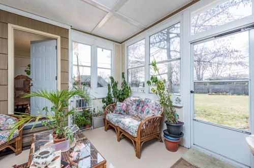 2440 Lewis Ave, Waukegan IL 60087-3056 exterior