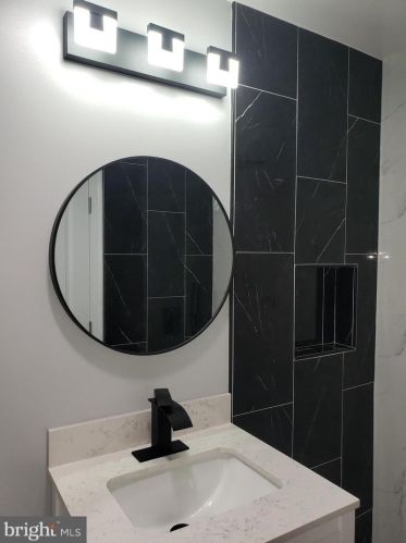 905 Mcneil Ln, Silver Spring MD  20905-4071 exterior