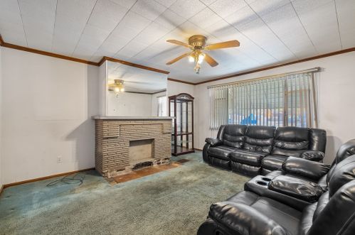 1828 Middle St, Pittsburgh PA 15215-2719 exterior