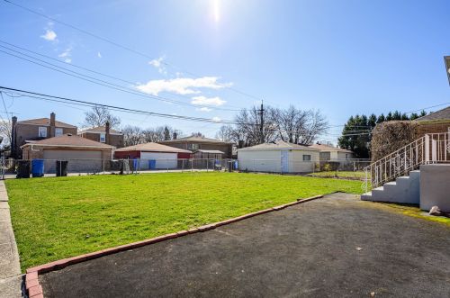 9351 Pr Ave, Chicago IL 60619-7220 exterior