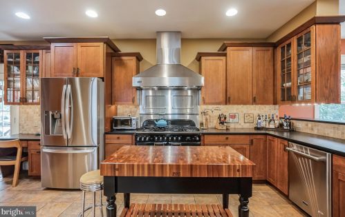 124 Smt Ave, Tavistock NJ 08033-3315 exterior