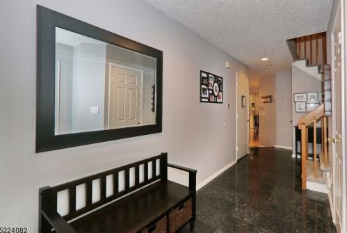 2404 Park Pl, Springfield NJ  07081-3504 exterior