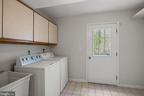 2162 Smoky Rd, Huntingtown MD 20639-8617 exterior