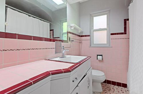 4085 110, Milwaukee WI 53222-1102 exterior