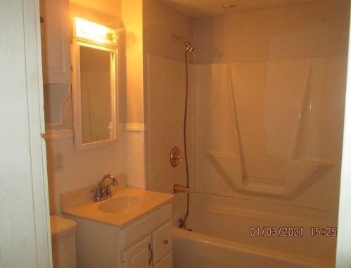 24 Henry Harris St, Chicopee MA 01020 exterior