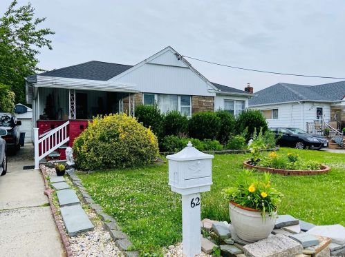 62 Countisbury Ave, Valley Stream, NY 11580-1748