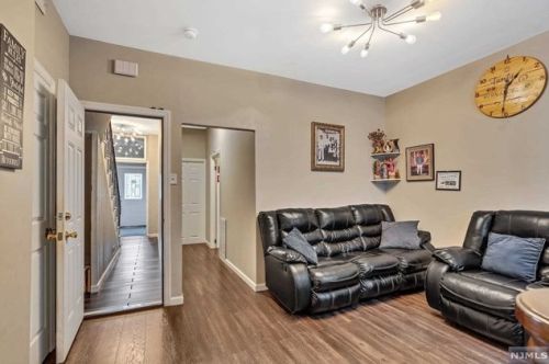 161 St, Union City NJ 07087-5439 exterior