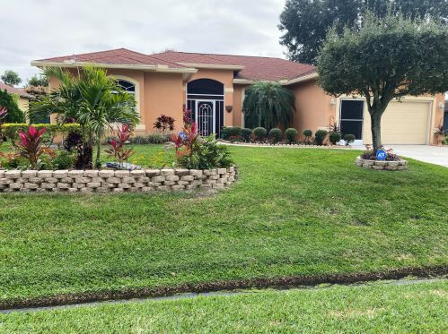 290 Amesbury Ave, Fort Pierce, FL 34953-6964