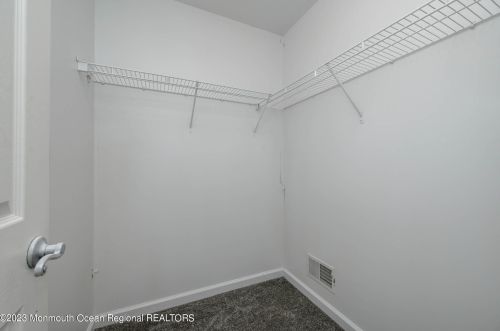 86 Serpentine Dr, Berkeley Township NJ  08721-3051 exterior