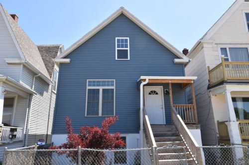 2356 18th St, Milwaukee, WI 53215-3004