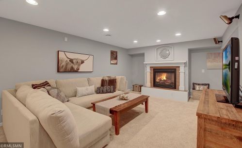 4258 Dunrovin Ln, Saint Paul MN 55123-1725 exterior