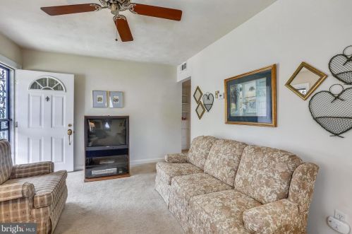 902 Lewis Ave, Rockville MD 20851-2350 exterior