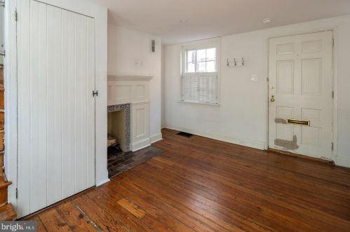 319 Iseminger St, Philadelphia PA  19107-5903 exterior