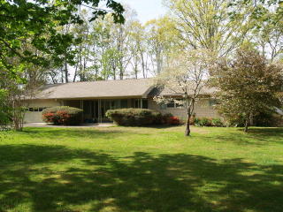 112 Philip Ave, Valdese, NC 28690-9701