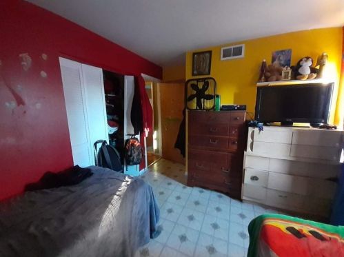 2329 Jackson St, Waukegan IL 60085-7314 exterior