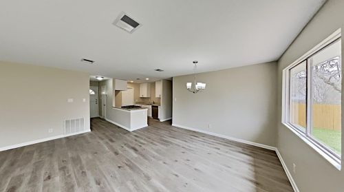 109 Cloudview Dr, Austin TX 78745-5618 exterior