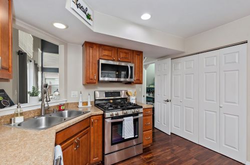 1682 Kennsington Ln, Bull Valley IL 60014-2047 exterior