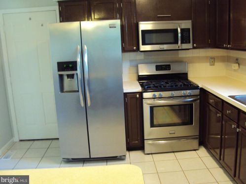 3010 Gladwyn Ave, Camden NJ 08109-3412 exterior