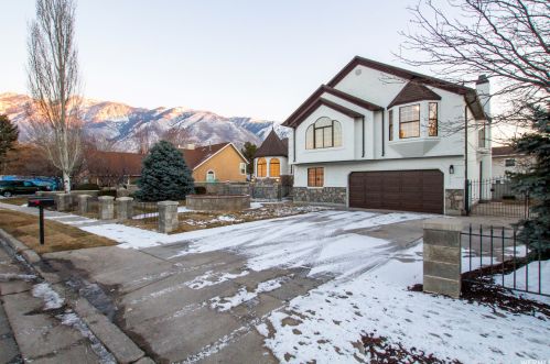 1748 Wasatch Blvd, Sandy, UT 84092-5434