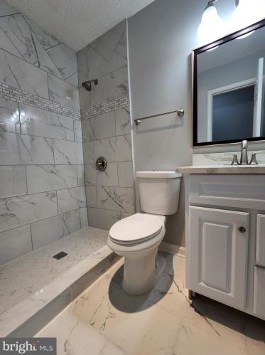 8124 Bonaire Ct, Silver Spring MD 20910-4663 exterior