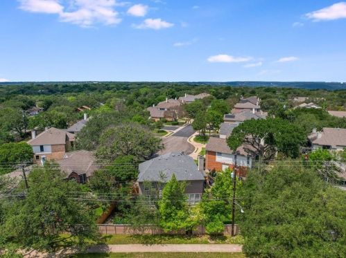 3900 Dominion Cv, Austin TX 78759-7300 exterior