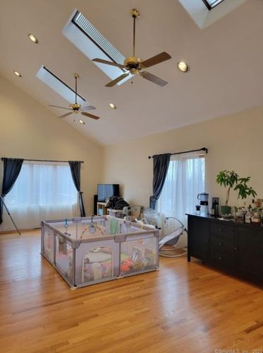 39 Nicole Rd, New Britain CT  06053-1475 exterior