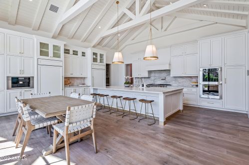 5431 Exeter Blvd, Phoenix AZ 85018-3227 exterior