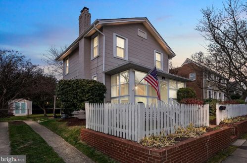 16 Masonic View Ave, Alexandria VA  22301-2204 exterior