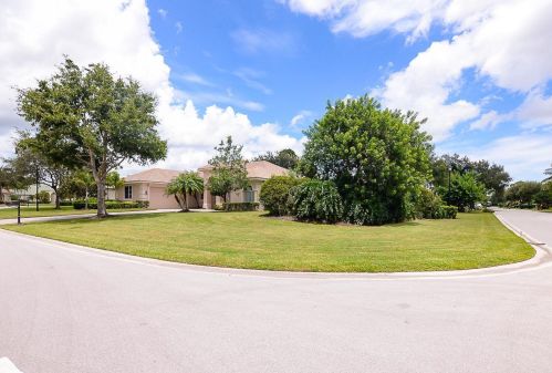 10317 Crosby Pl, Fort Pierce FL  34986-3055 exterior