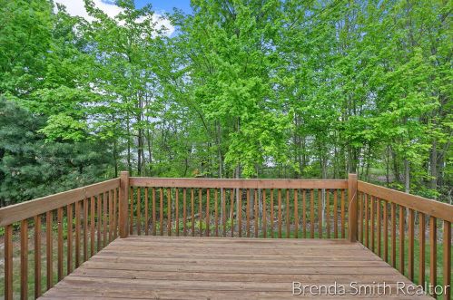 1056 Kensington St, Grand Rapids MI 49534-2179 exterior