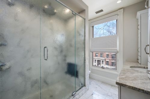 619 Belden Ave, Chicago IL 60614-3305 exterior