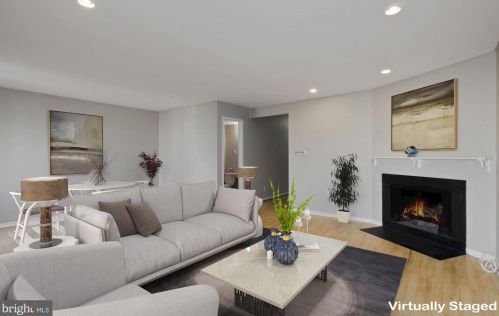 10943 Deborah Dr, Rockville MD 20854-2724 exterior