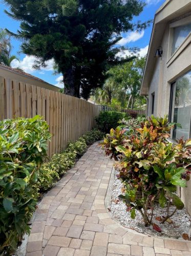 7735 Kenway Pl, Boca Raton FL  33433-3323 exterior