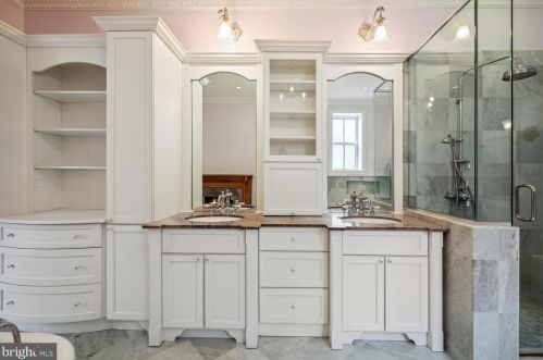 2010 Hillyer Pl, Washington DC 20009-1006 exterior