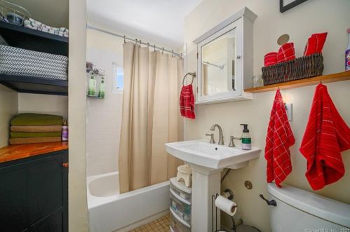 17 Myrtle St, Norwalk CT 06855 exterior