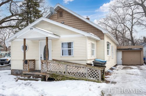 945 Emerson Ave, Meskegon MI  49442-5131 exterior