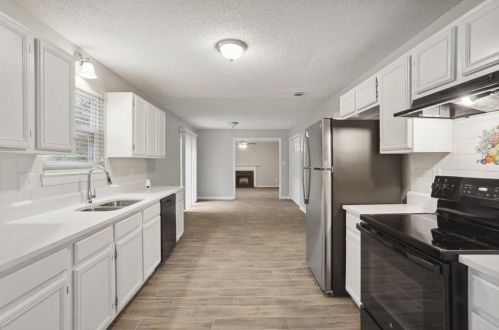 6410 Castle Downs Trce, Lithonia GA  30058-3134 exterior