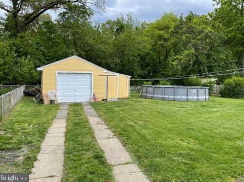 49 Mapledale Ave, Glen Burnie, MD 21061-1959