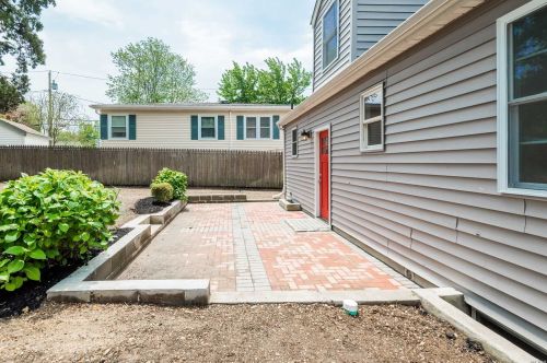 34 7 Ave, Huntington Station NY 11746-2208 exterior