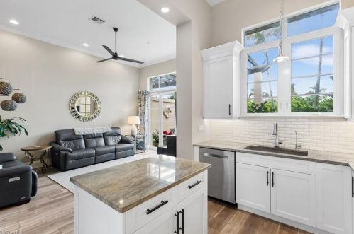 1607 Curlew Ave, Naples FL 34102-3405 exterior