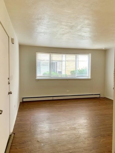 1835 16 Ave, Broadview IL 60155-2006 exterior