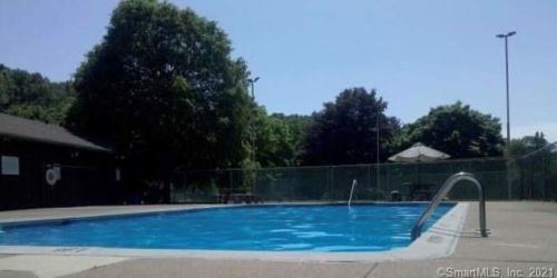 143 Cliffside Dr, Manchester CT  06042-3480 exterior