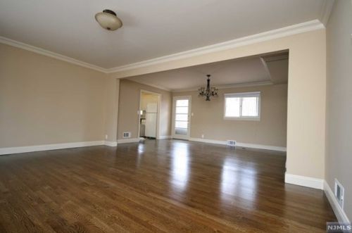 19 Holly Ln, Cresskill NJ  07626-1109 exterior