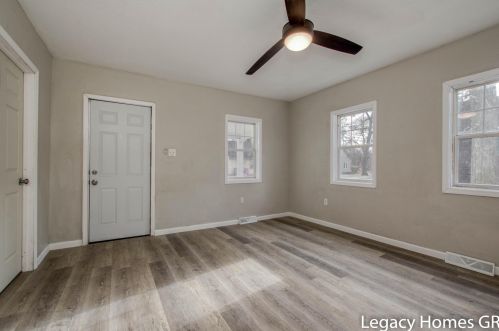 3125 6th St, Meskegon MI  49444-2844 exterior